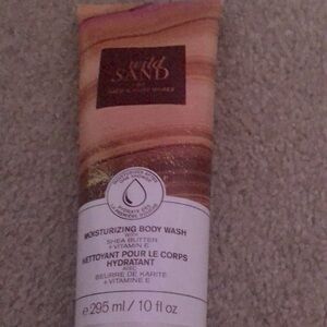 Moisturizing body wash